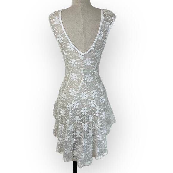 Cream lace mini tunic top, ladies stretch floral high low scoop neck - Picture 3 of 6